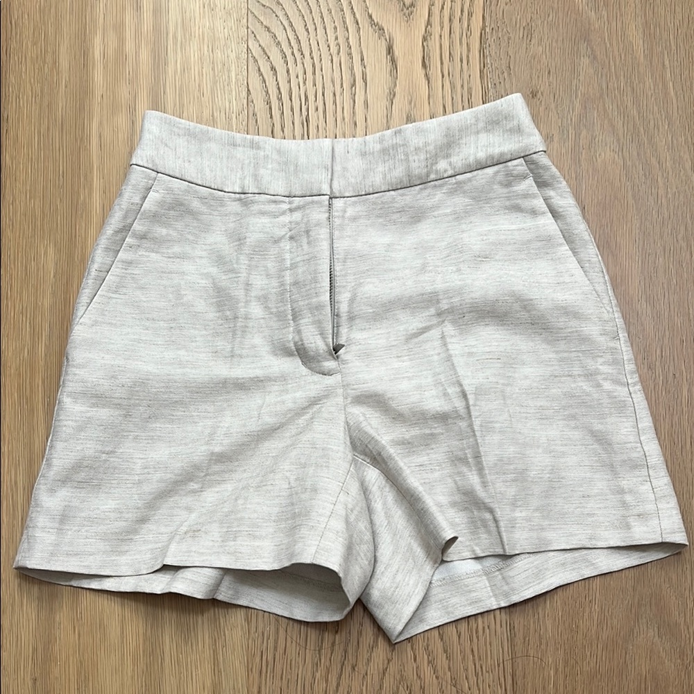 Aritzia Limitless Mid-thigh shorts in Ecru